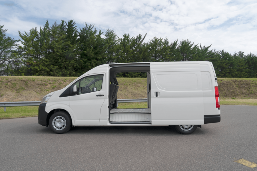 Toyota Hiace L2H2
